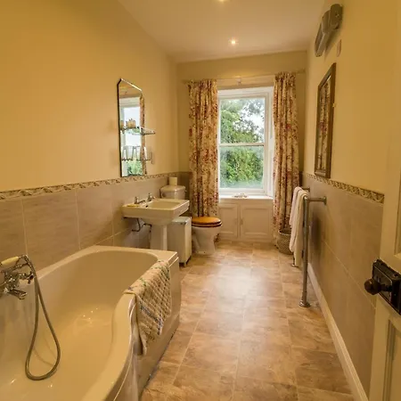 Dunmore Gardens 4*