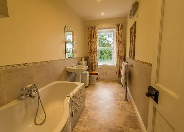 Dunmore Gardens 4*
